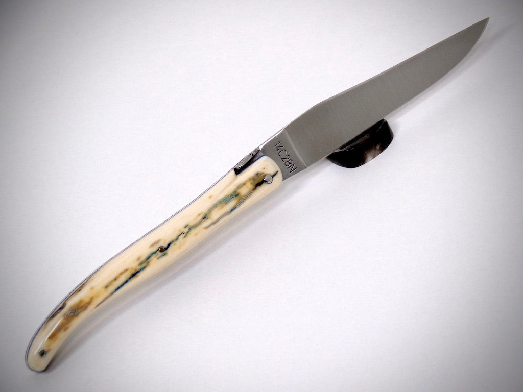 Laguiole Ivoire de Mammouth ciselé par David Dauvillaire