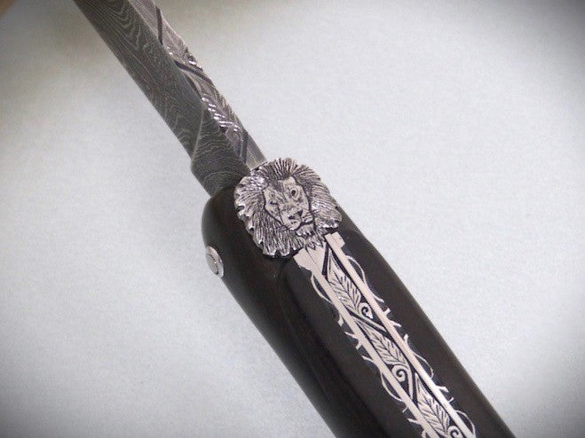 Laguiole "Lion" ébène, lame Damas