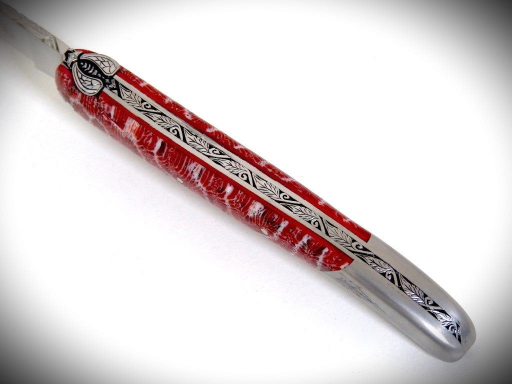 Laguiole Corail fossile rouge, Mitre arrière gravée ciselé par David DAUVILLAIRE