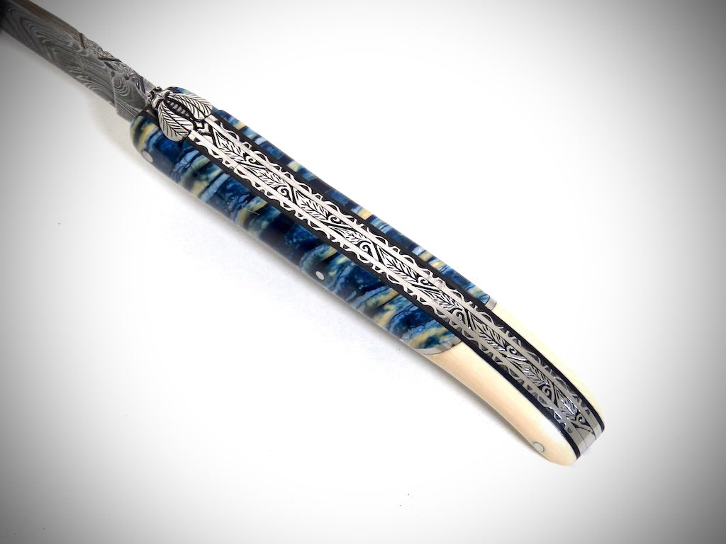 Laguiole Molaire de Mammouth Bleu, Mitre arrière Ivoire de Mammouth ciselé par David DAUVILLAIRE