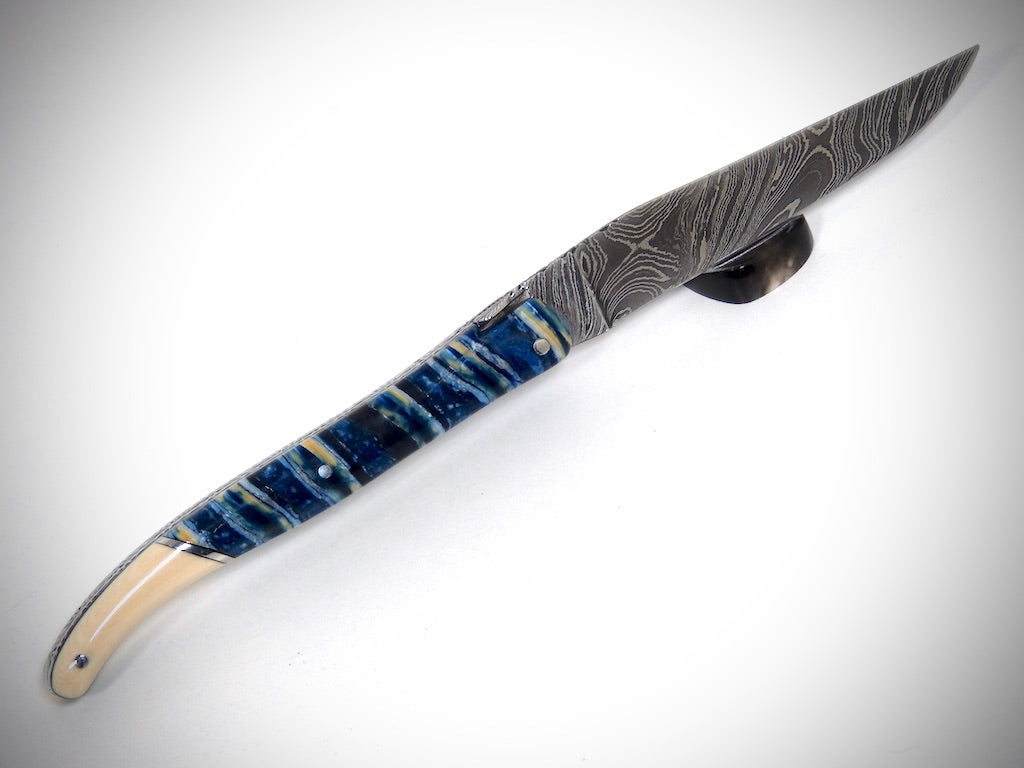 Laguiole Molaire de Mammouth Bleu, Mitre arrière Ivoire de Mammouth ciselé par David DAUVILLAIRE