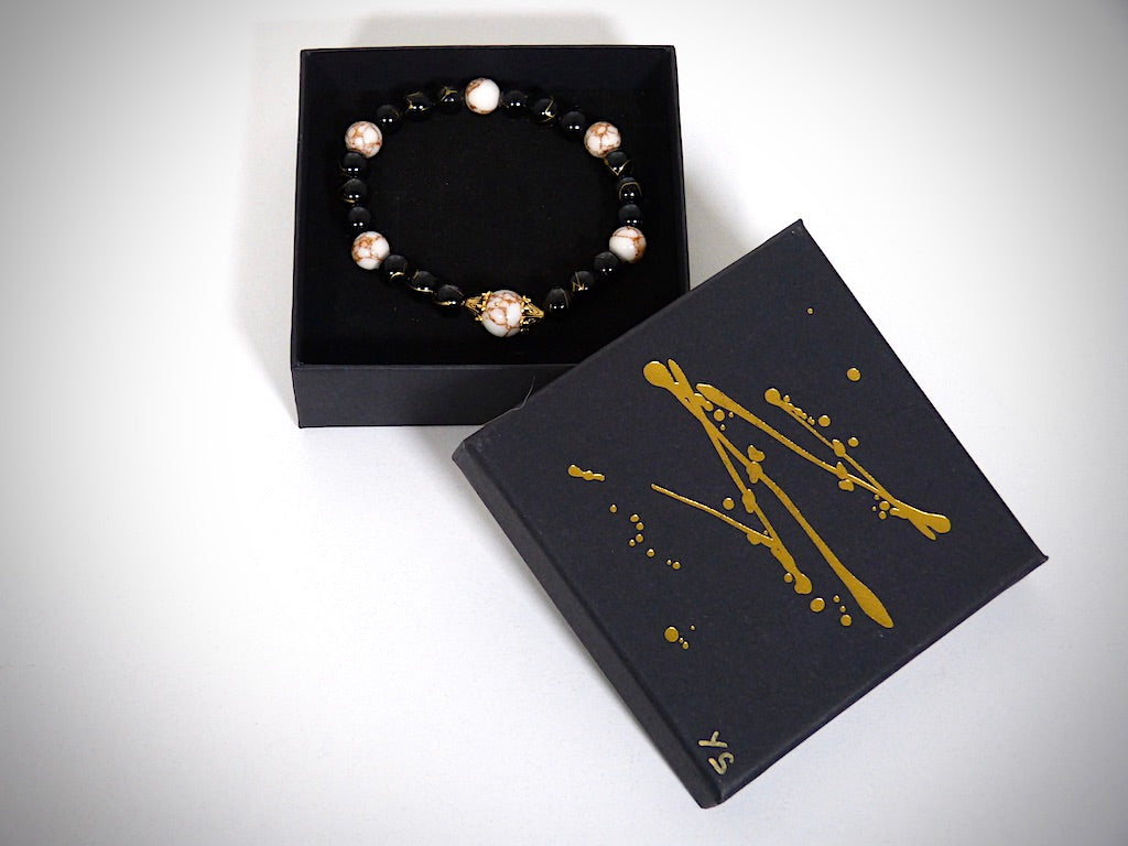 Bracelet Howlite noire et blanche fil d'or fabriqué artisanalement par Y.S CRÉATIONS