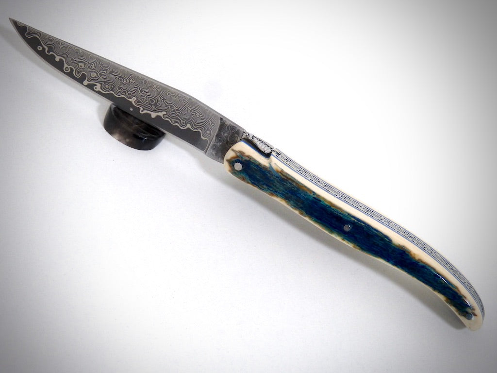 Laguiole Blue Mammoth Ivory, VG10 Damastklinge, gemeißelt von David DAUVILLAIRE