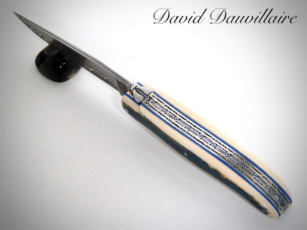 Laguiole Blue Mammoth Ivory, VG10 Damastklinge, gemeißelt von David DAUVILLAIRE