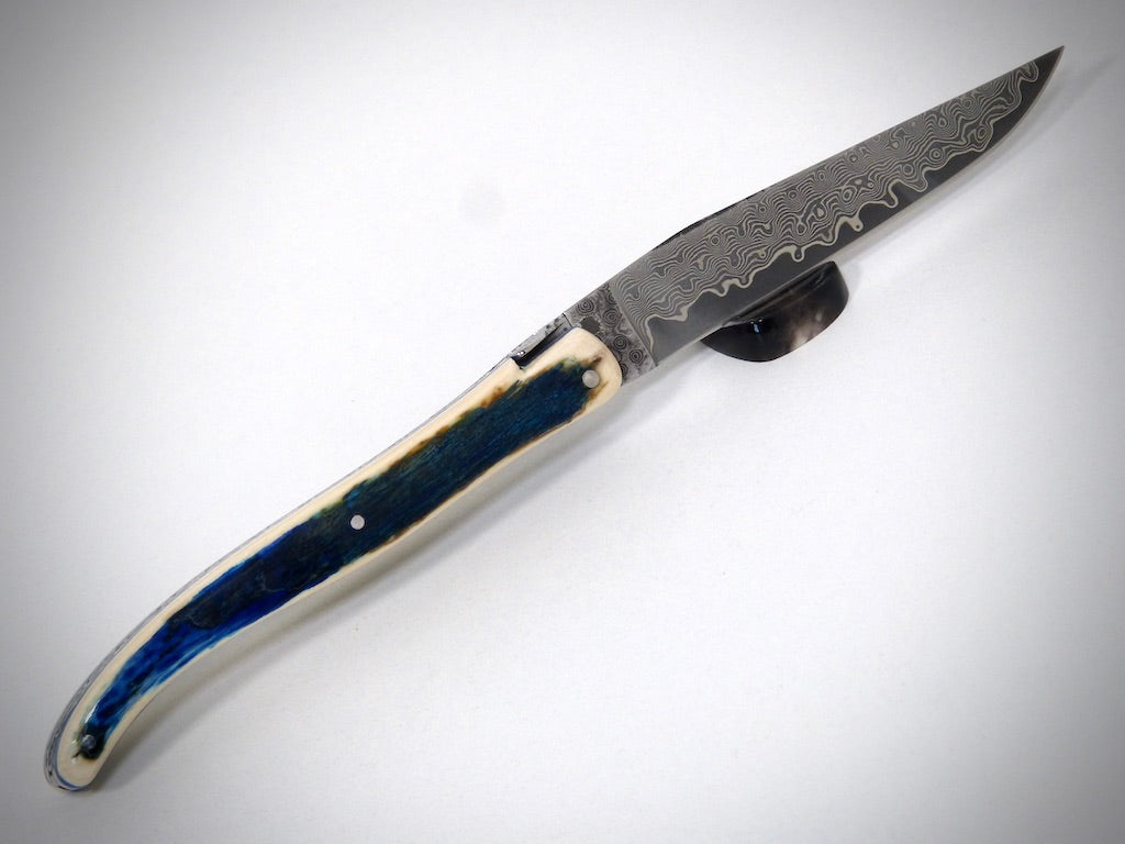 Laguiole Blue Mammoth Ivory, VG10 Damastklinge, gemeißelt von David DAUVILLAIRE