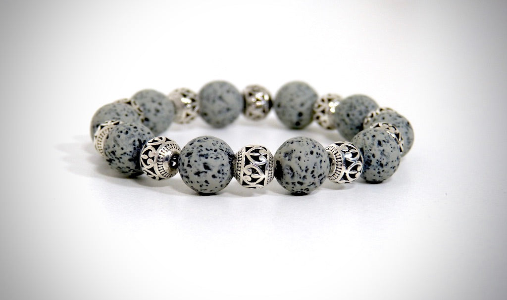 Bracelet Pierre de Lave grises fabriqué artisanalement par Y.S CRÉATIONS