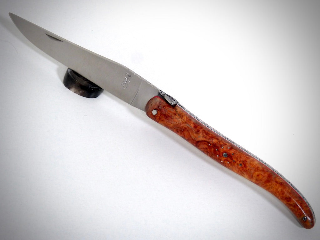 Laguiole Loupe d'Amboine ciselé par David DAUVILLAIRE