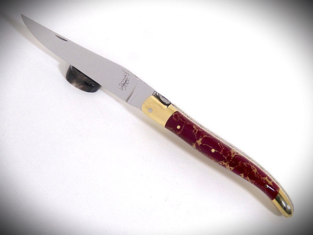 Laguiole Pierre reconstituée Jaspe rouge filet d'Or ciselé par David DAUVILLAIRE