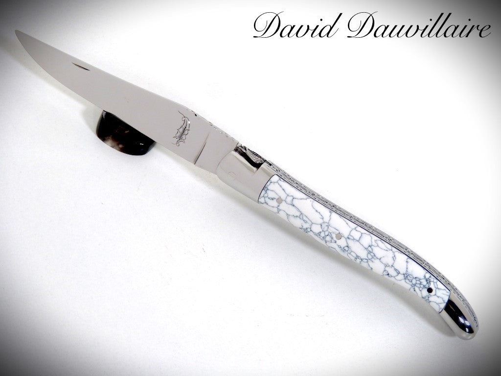 Laguiole Pierre reconstituée Marbre Blanc ciselé par David DAUVILLAIRE