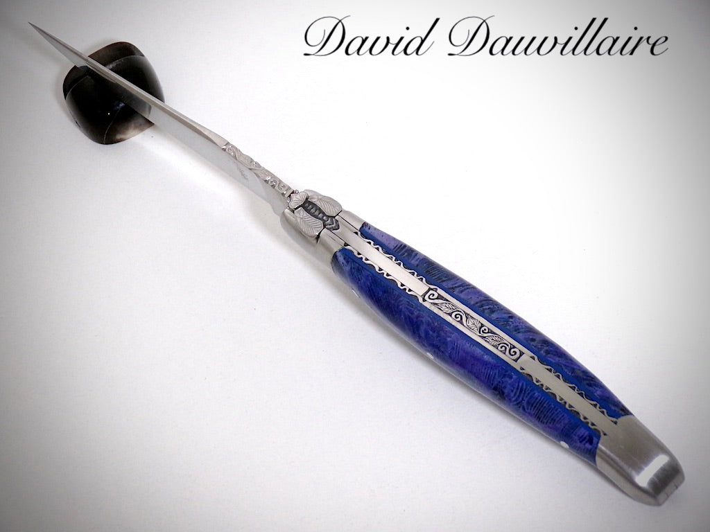 Laguiole Corail fossile ciselé par David DAUVILLAIRE