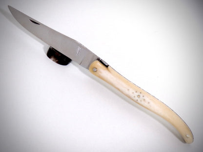 Laguiole Buffalo Bone engraved by David DAUVILLAIRE