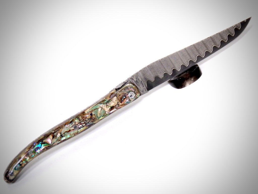 Laguiole Abalone, lame Damas VG10 ciselé par David DAUVILLAIRE