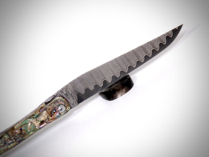 Laguiole Abalone, lame Damas VG10 ciselé par David DAUVILLAIRE