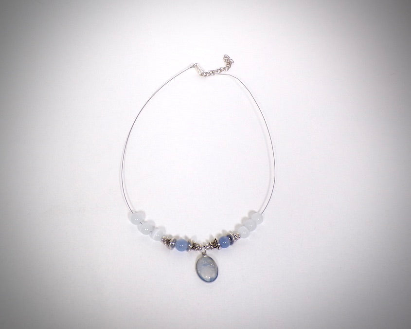 Parure en Perles de nacre et Aigue-marine fabriqué artisanalement par Y.S CRÉATIONS