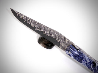 Laguiole "Koi" Lame damas VG10 inoxydable ciselé par David DAUVILLAIRE