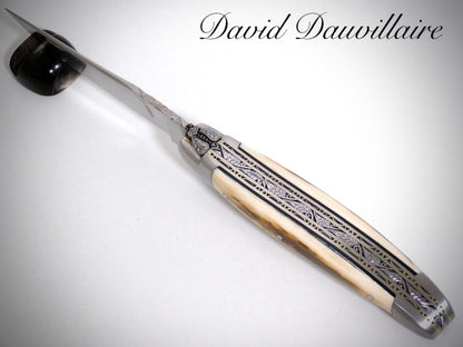 Laguiole Triples platines Ivoire de Mammouth ciselé par David DAUVILLAIRE