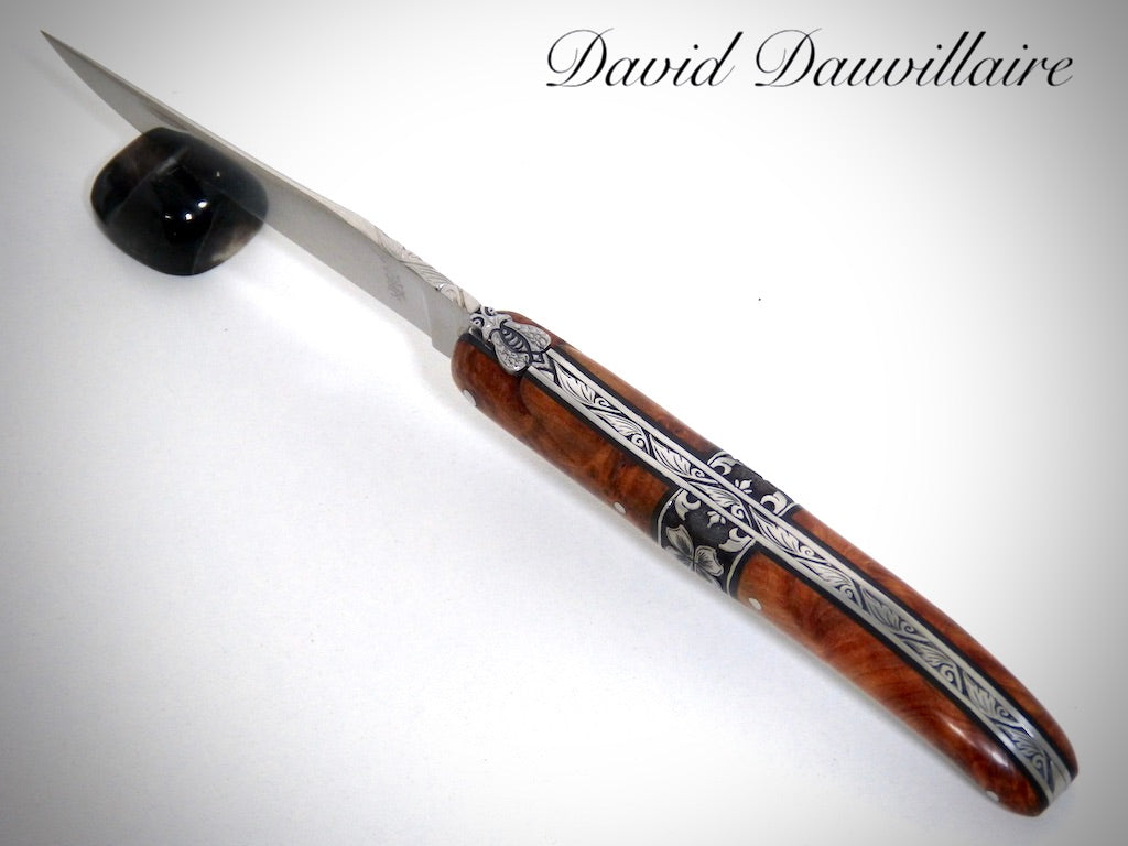 Laguiole "Chance" Thuya, central bolster engraved by David DAUVILLAIRE