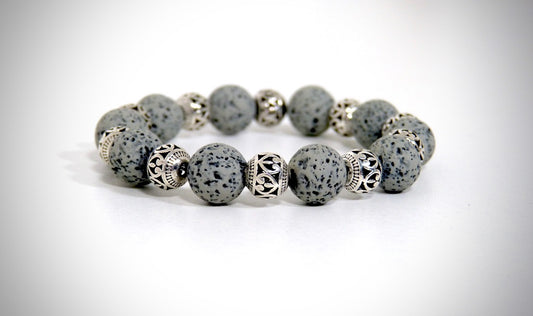 Bracelet Pierre de Lave grises fabriqué artisanalement par Y.S CRÉATIONS