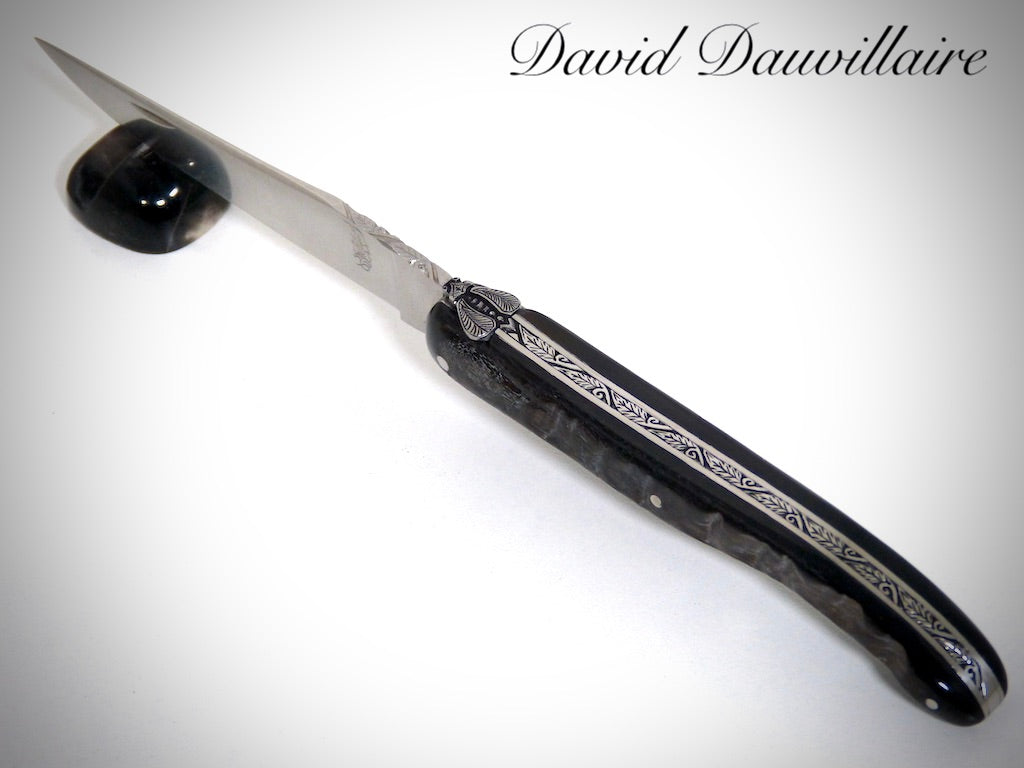 Laguiole Croûte de corne de Buffle ciselé par David Dauvillaire