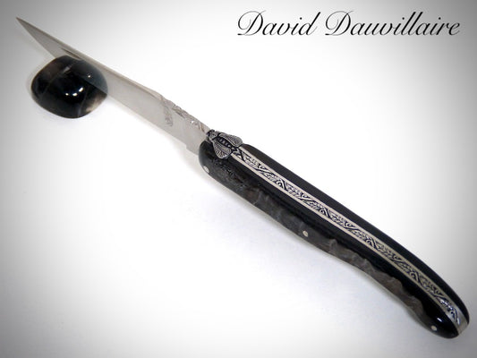 Laguiole Croûte de corne de Buffle ciselé par David Dauvillaire